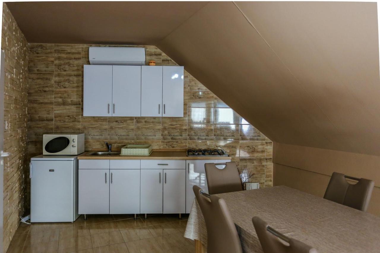 Szekszárd Gardi Apartman מראה חיצוני תמונה