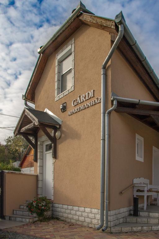 Szekszárd Gardi Apartman מראה חיצוני תמונה