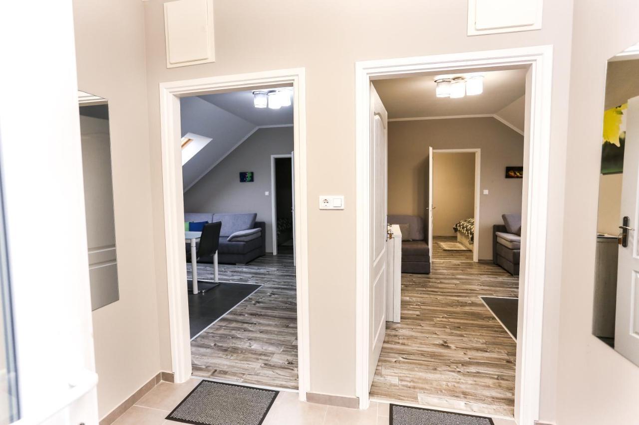 Szekszárd Gardi Apartman מראה חיצוני תמונה