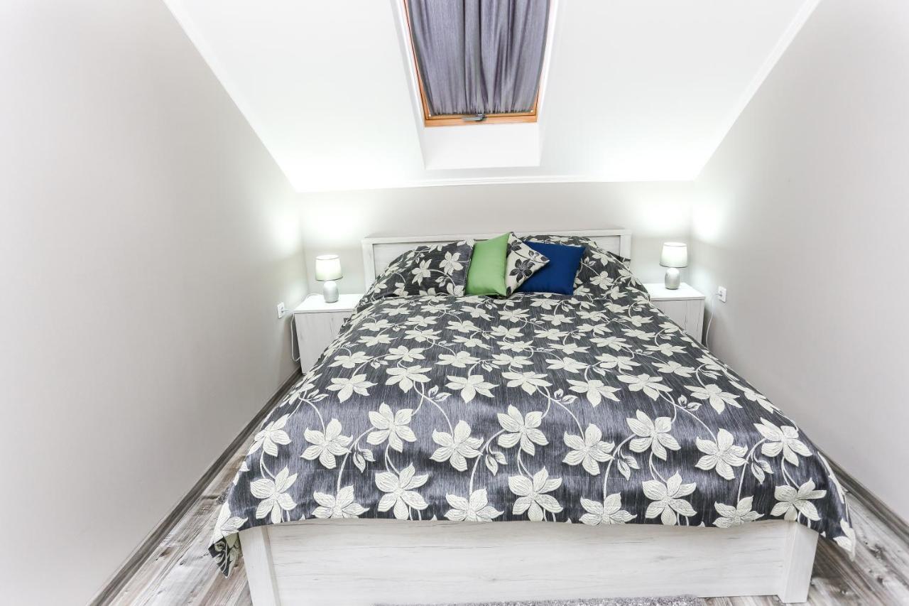 Szekszárd Gardi Apartman מראה חיצוני תמונה