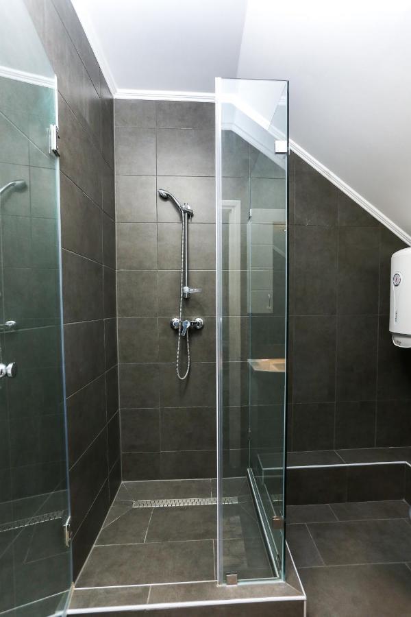 Szekszárd Gardi Apartman מראה חיצוני תמונה