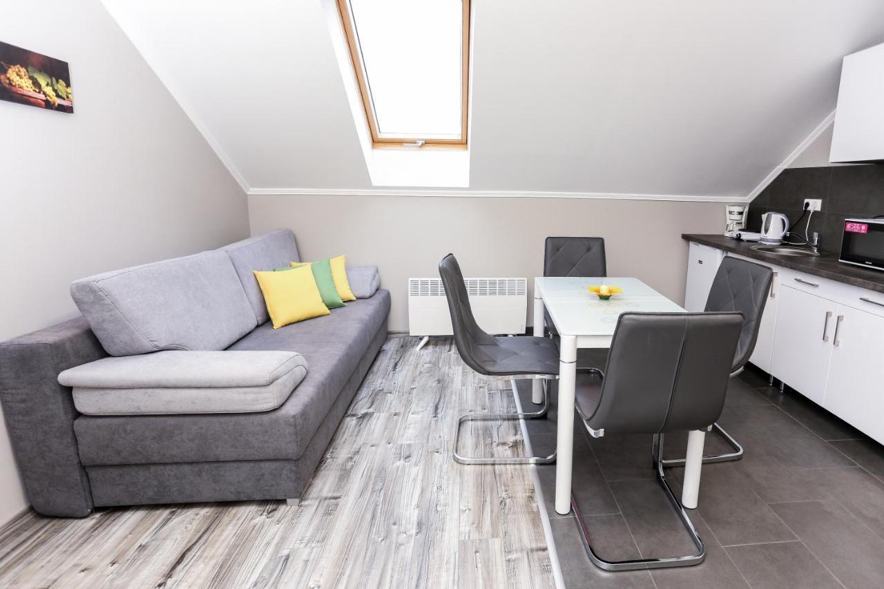 Szekszárd Gardi Apartman מראה חיצוני תמונה