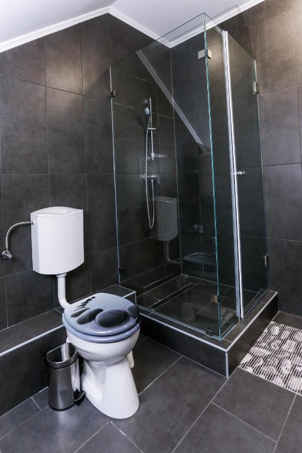 Szekszárd Gardi Apartman מראה חיצוני תמונה